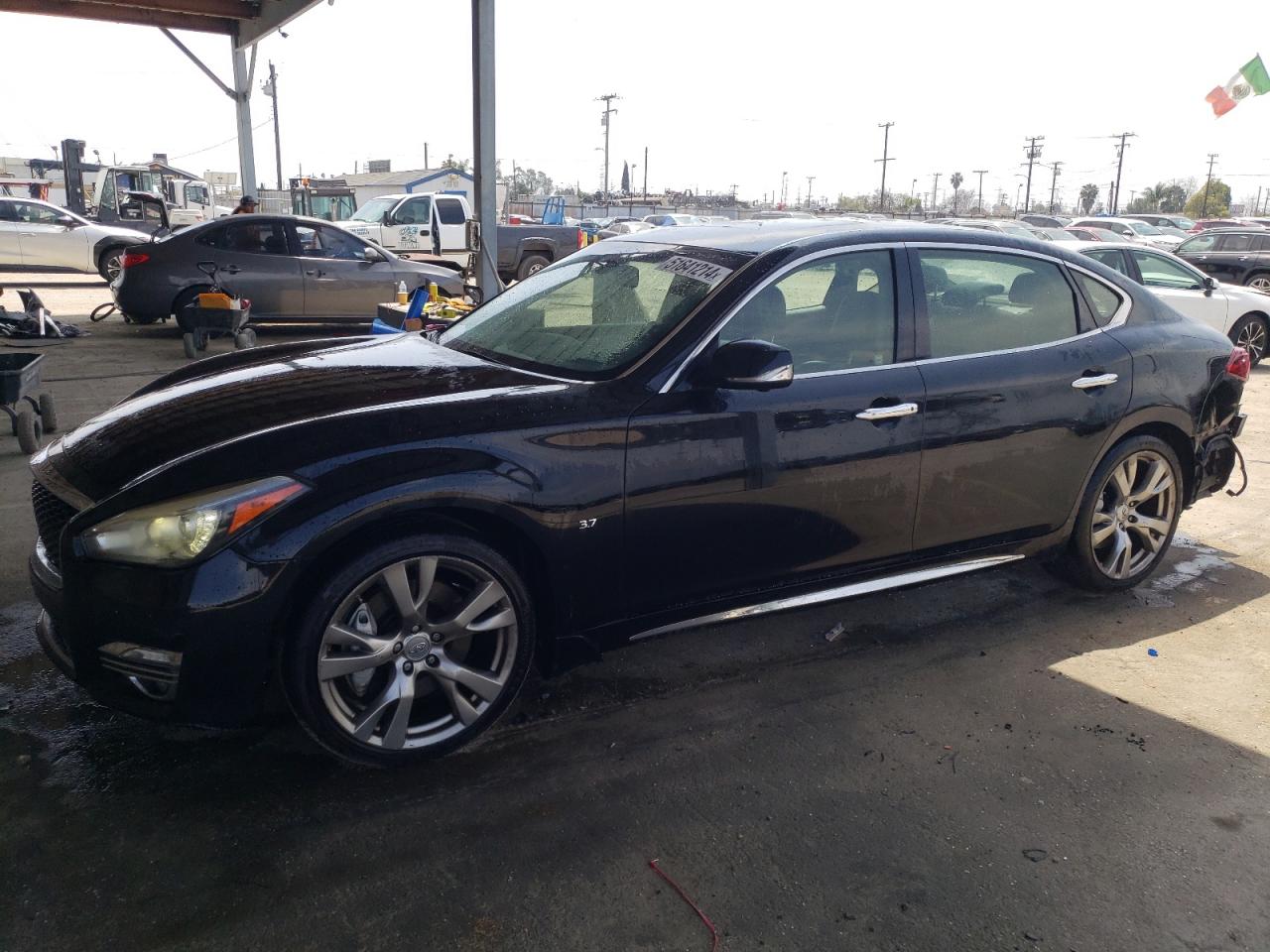 2016 INFINITI Q70L 3.7