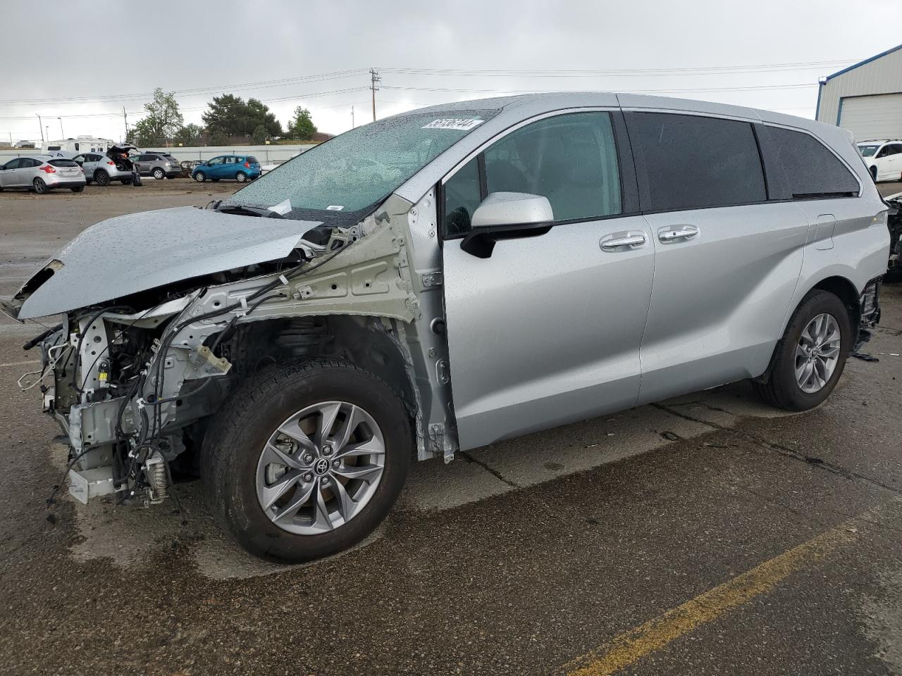 2022 TOYOTA SIENNA XLE