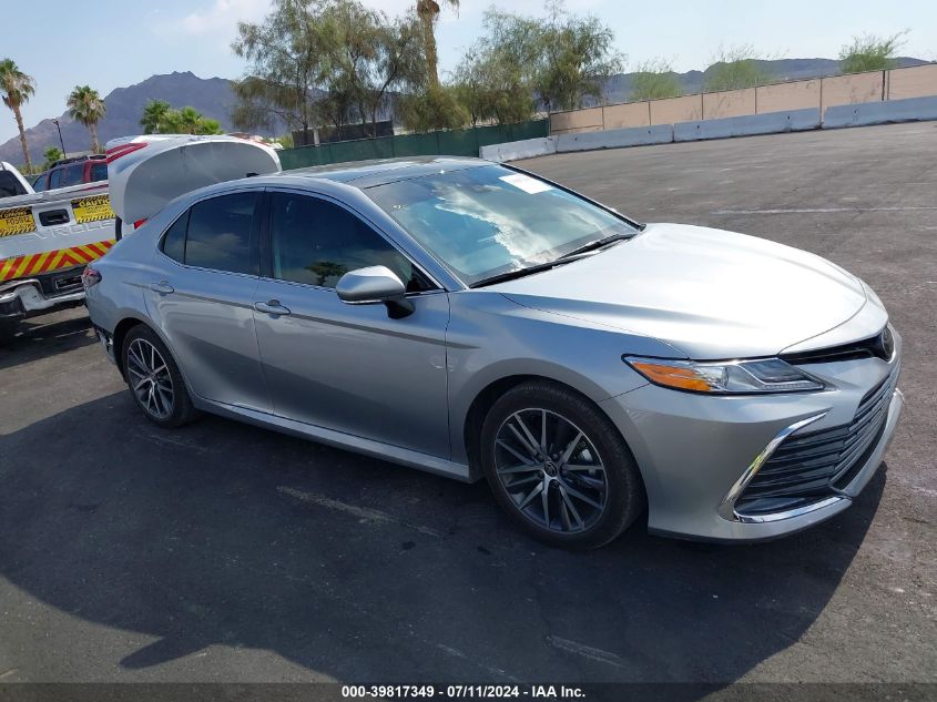 2023 TOYOTA CAMRY XLE