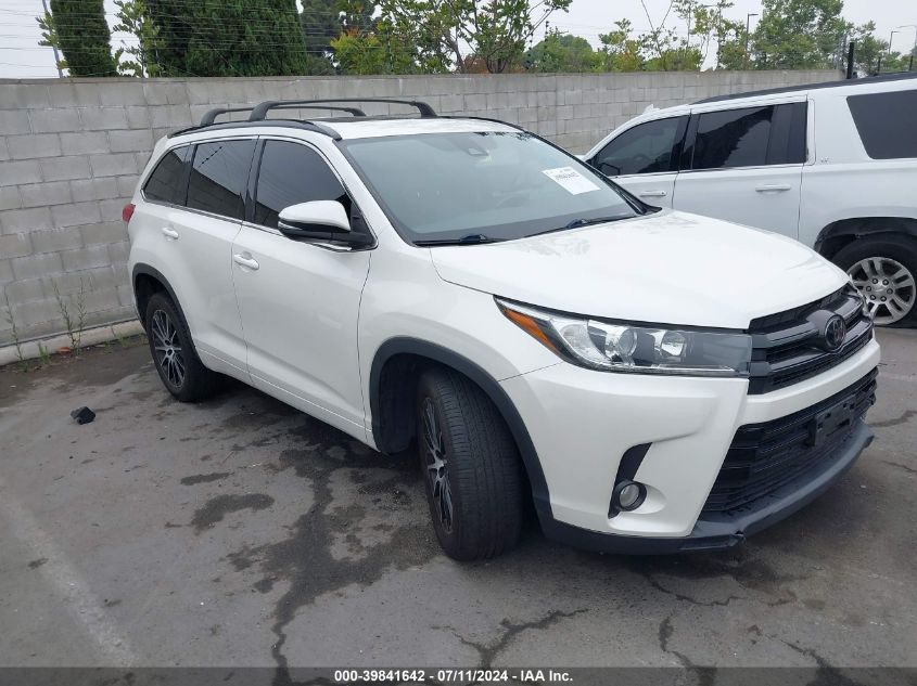 2018 TOYOTA HIGHLANDER SE