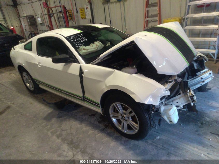 2013 FORD MUSTANG V6