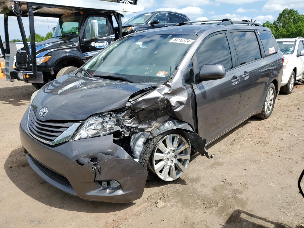 2017 TOYOTA SIENNA LE