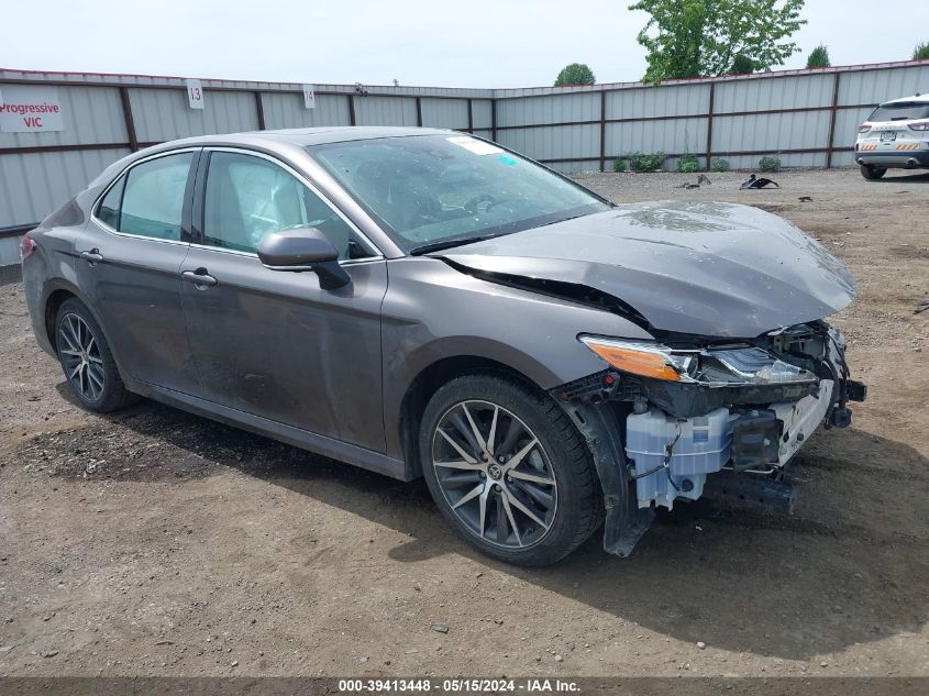 2022 TOYOTA CAMRY XLE HYBRID