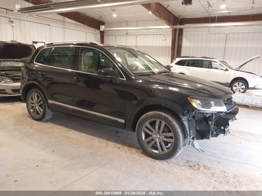 2015 VOLKSWAGEN TOUAREG V6 LUX