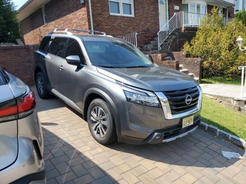 2022 NISSAN PATHFINDER SL