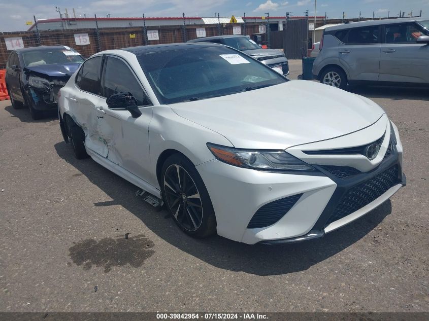 2018 TOYOTA CAMRY XSE/XLE