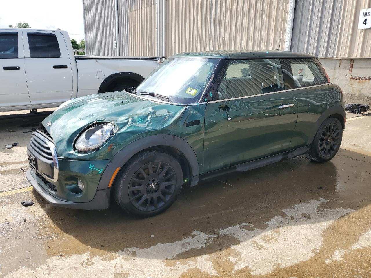 2018 MINI COOPER