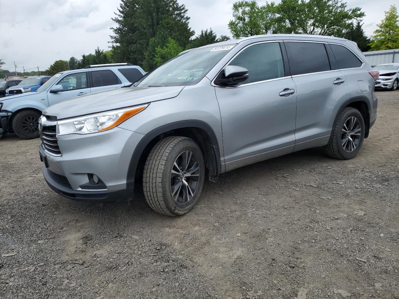 2016 TOYOTA HIGHLANDER XLE