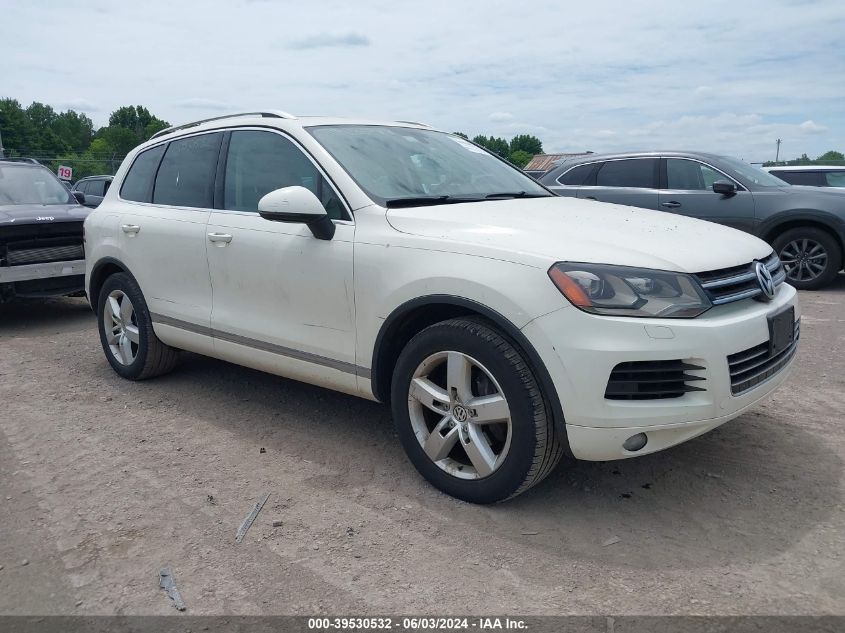 2011 VOLKSWAGEN TOUAREG VR6 LUX