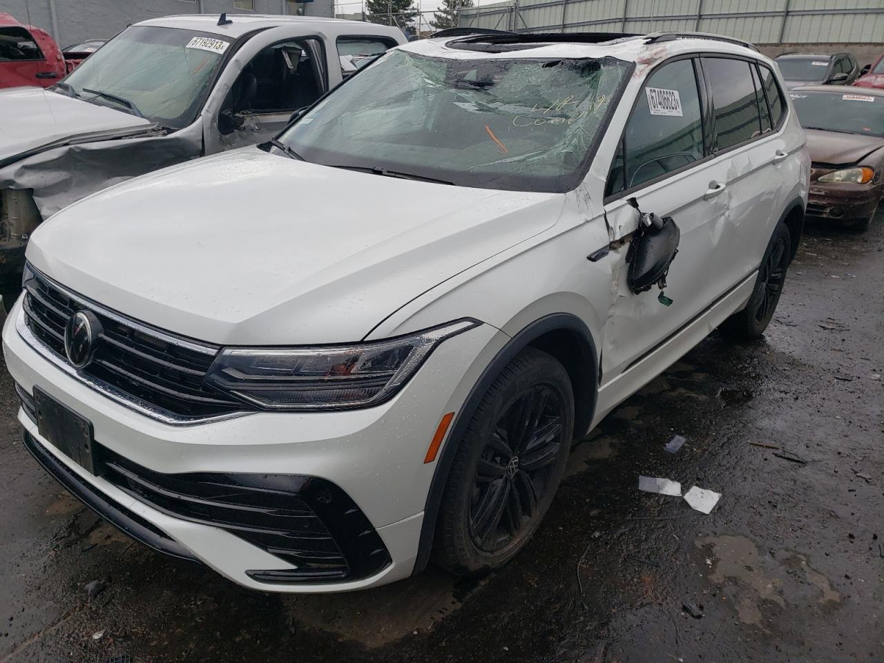 2022 VOLKSWAGEN TIGUAN SE R-LINE BLACK