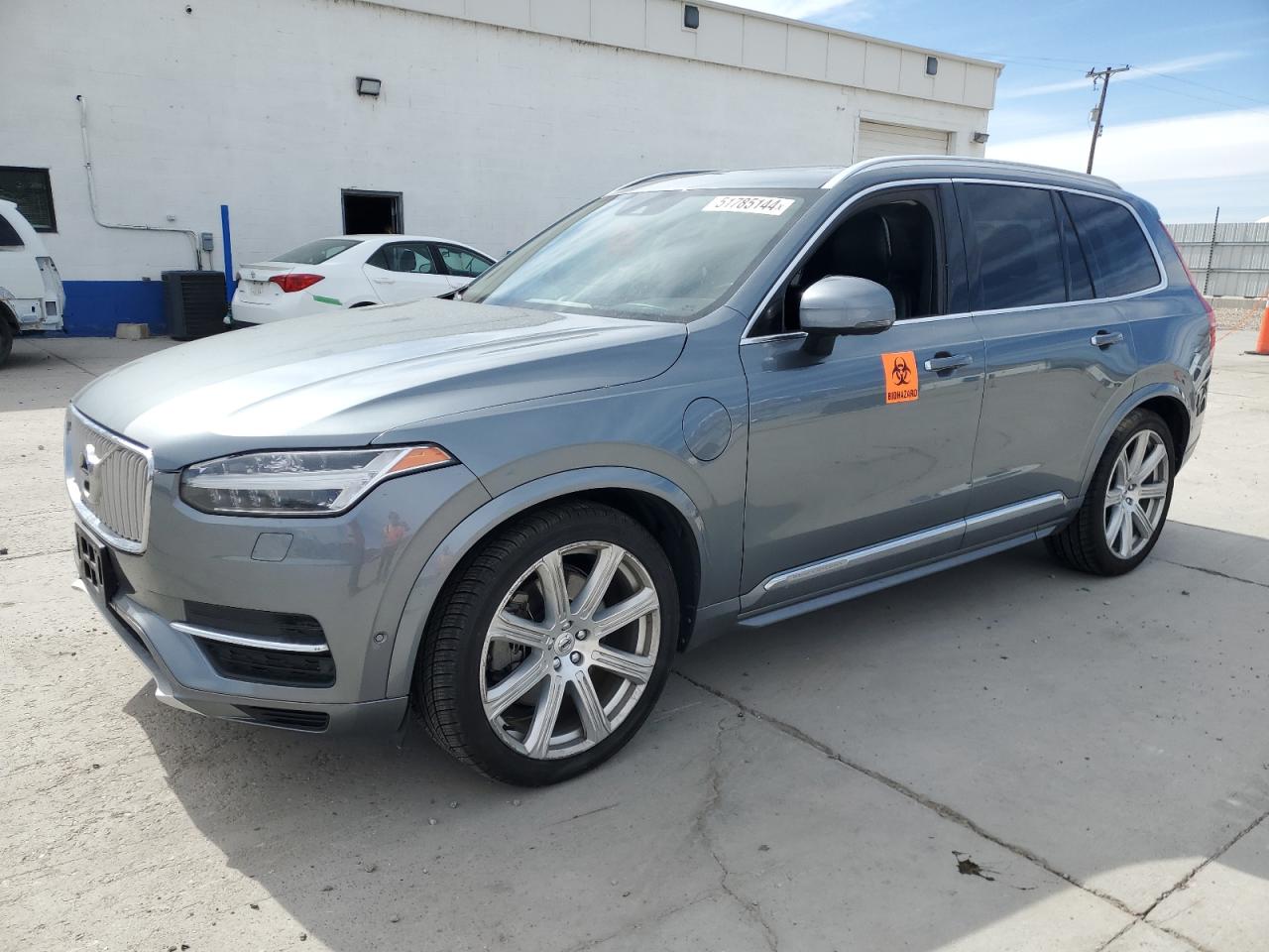 2017 VOLVO XC90 T8