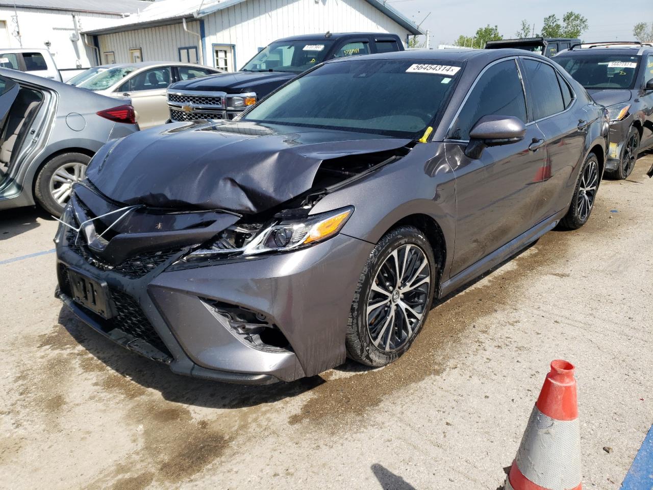 2020 TOYOTA CAMRY SE