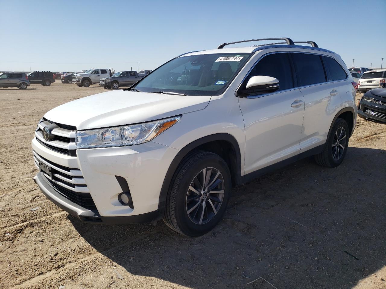 2019 TOYOTA HIGHLANDER SE