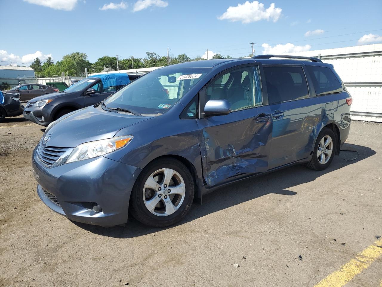 2017 TOYOTA SIENNA LE