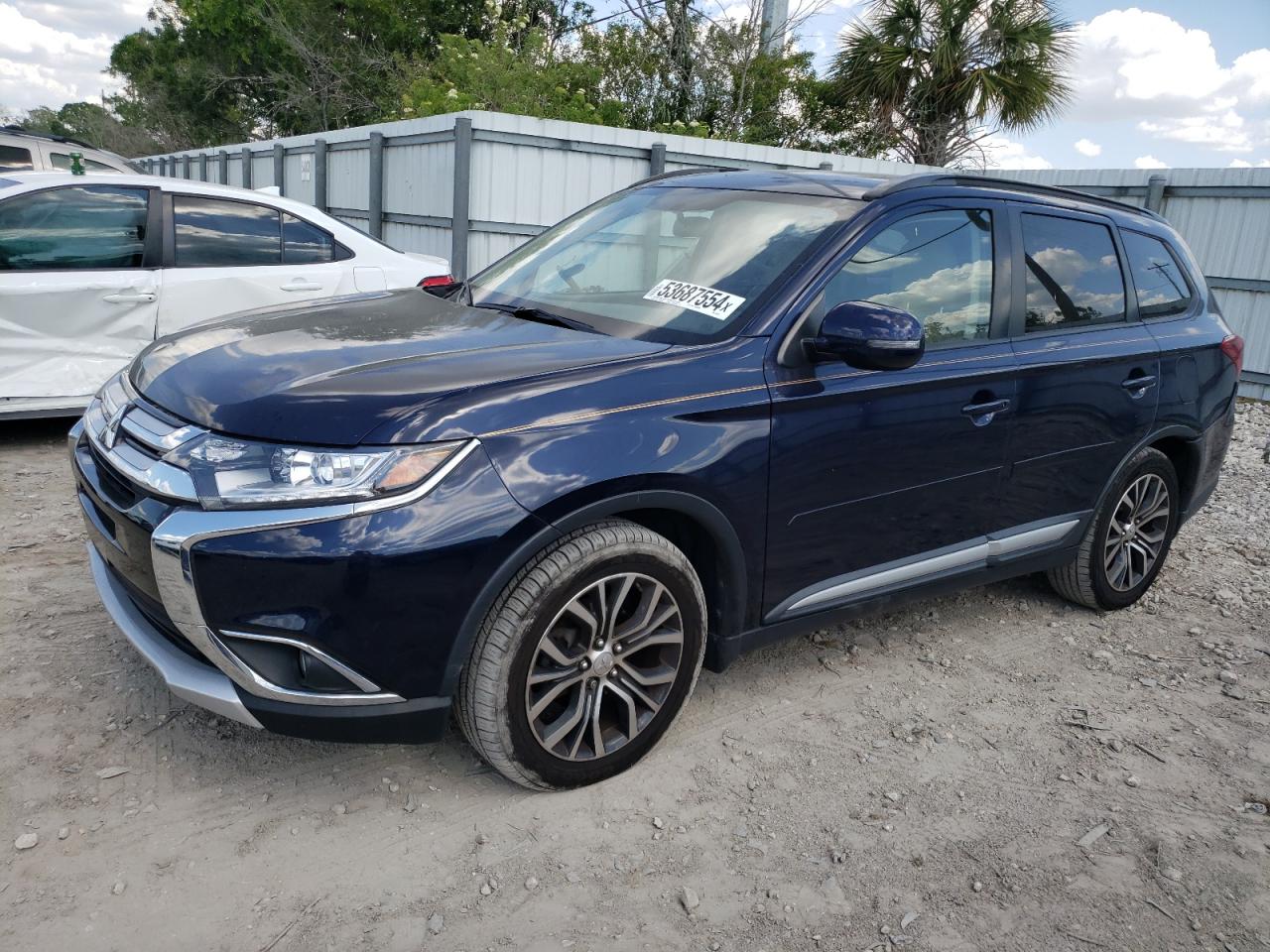 2016 MITSUBISHI OUTLANDER SE