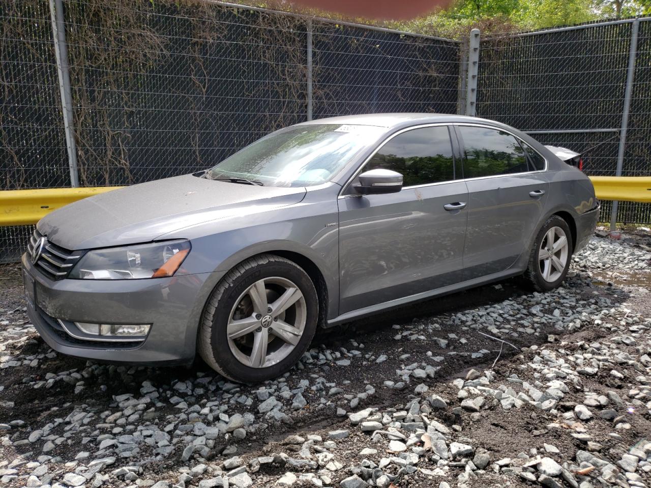 2015 VOLKSWAGEN PASSAT S