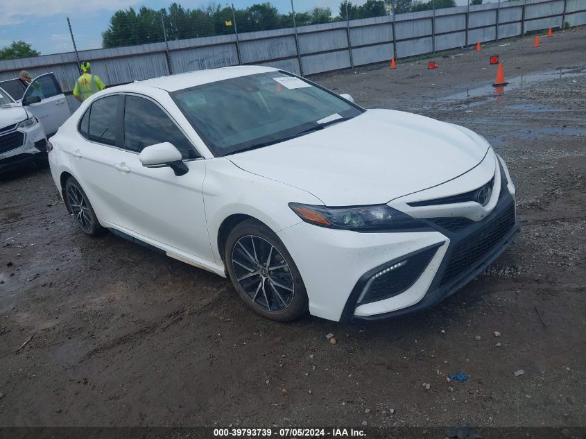 2022 TOYOTA CAMRY SE