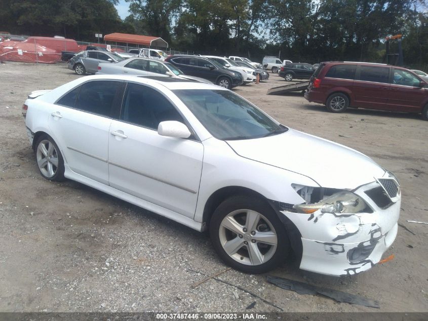 2011 TOYOTA CAMRY SE V6