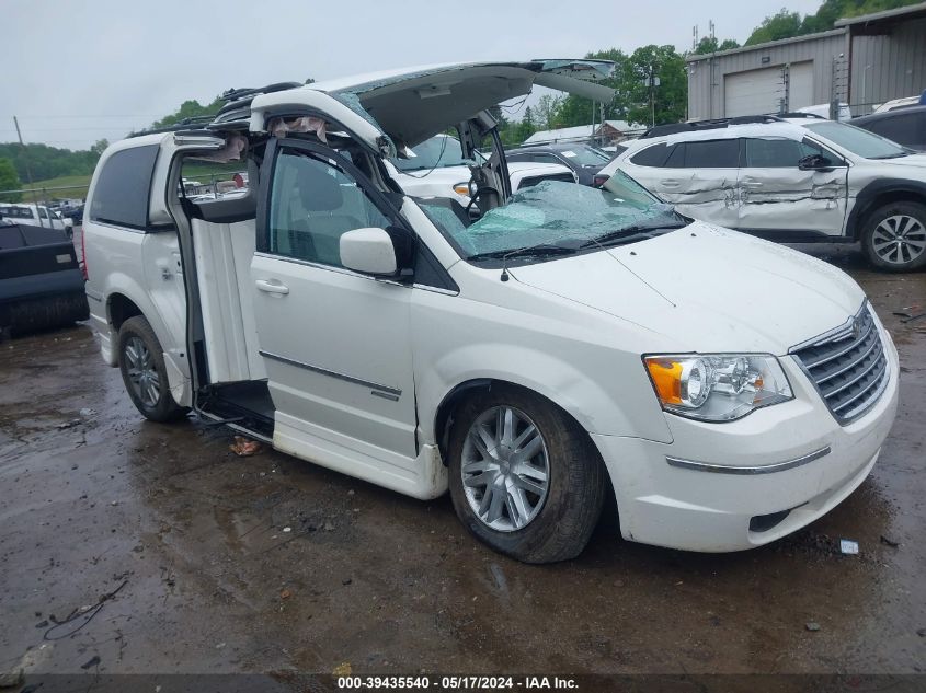 2010 CHRYSLER TOWN & COUNTRY TOURING