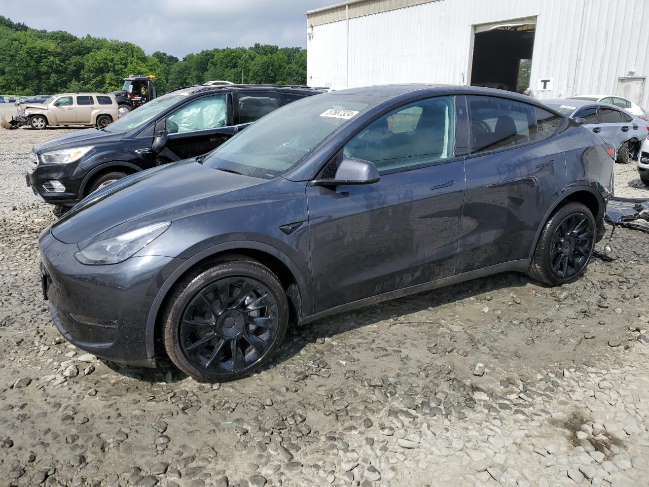 2024 TESLA MODEL Y