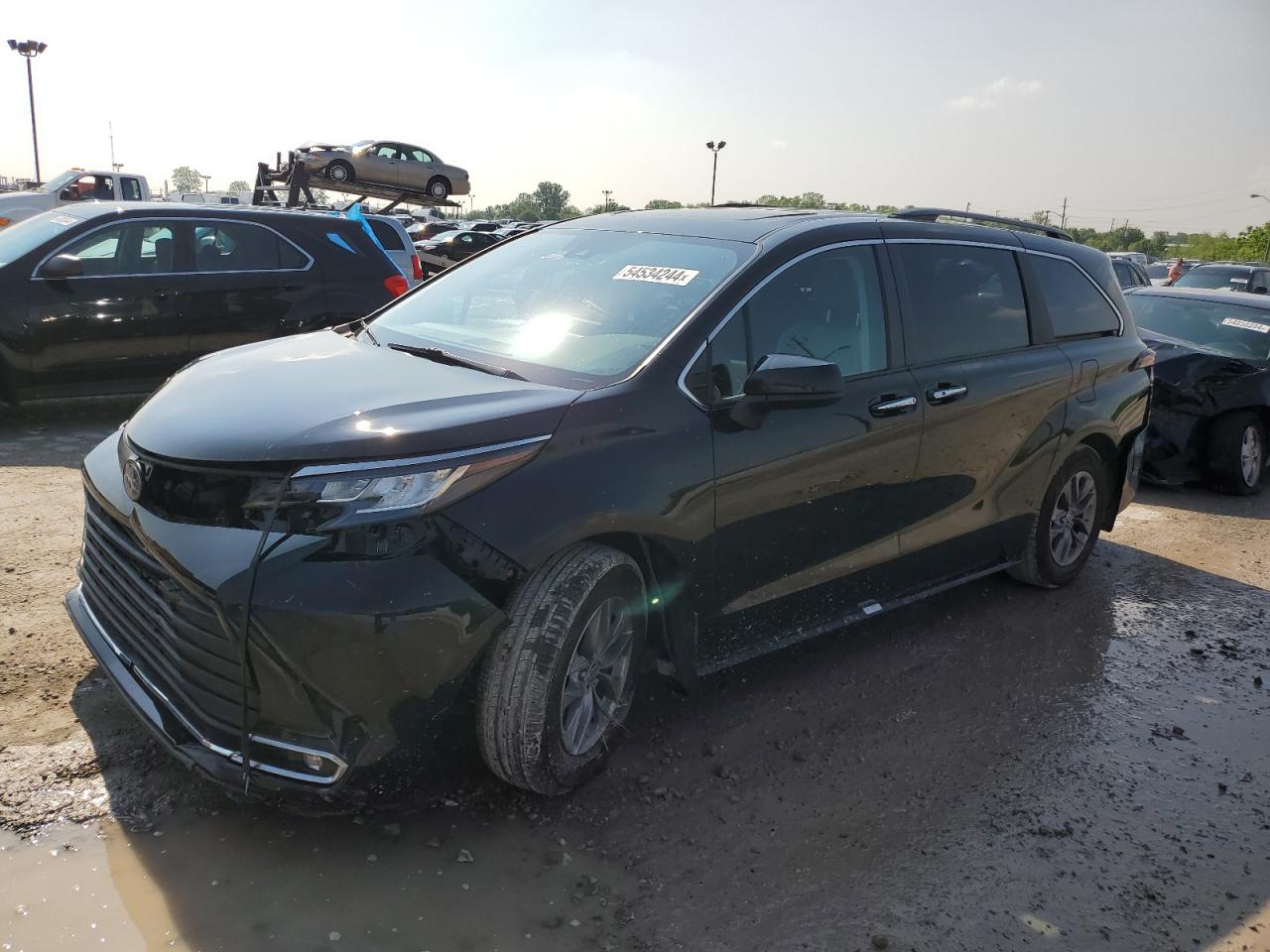 2023 TOYOTA SIENNA XLE