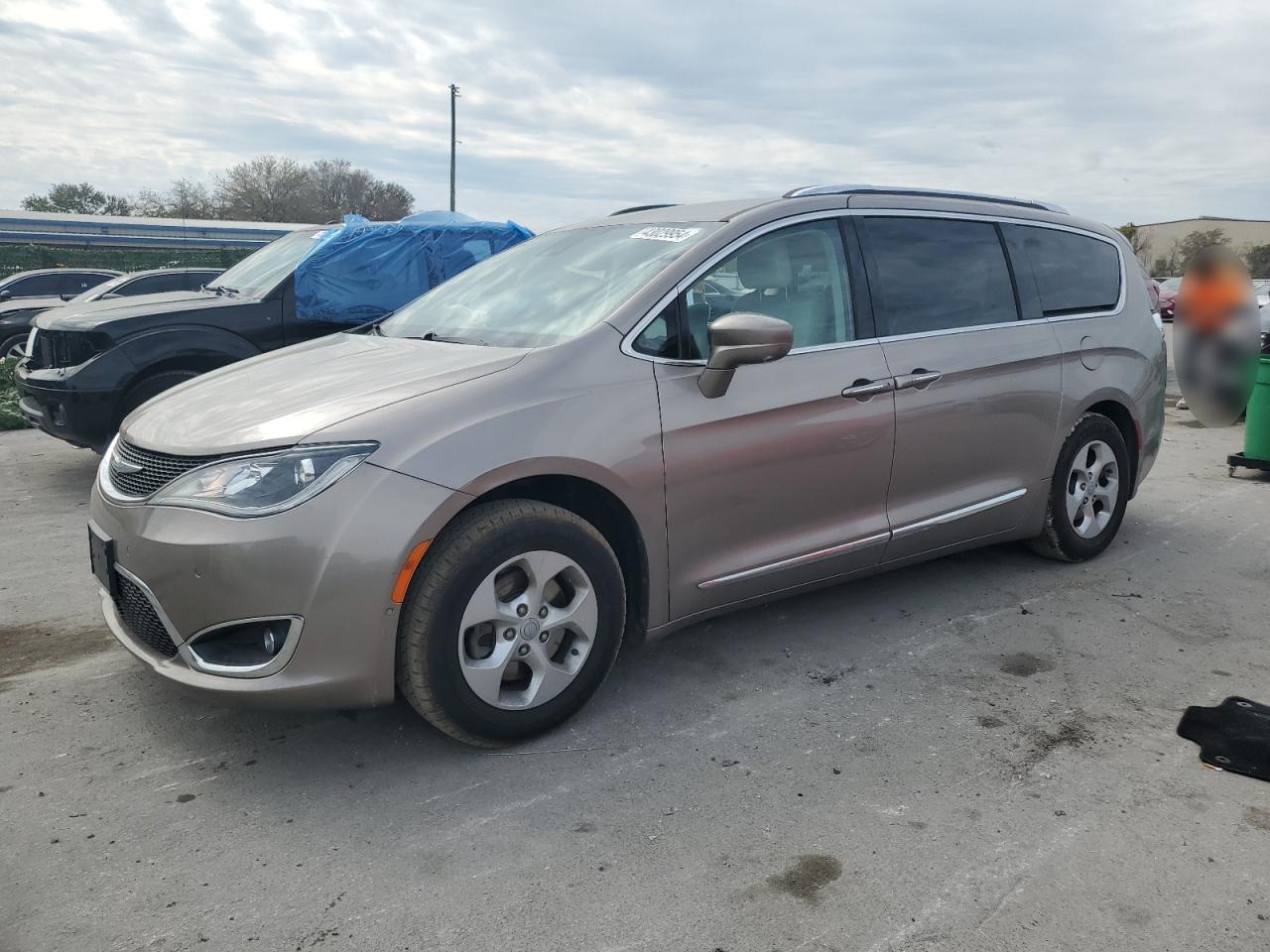 2017 CHRYSLER PACIFICA TOURING L PLUS