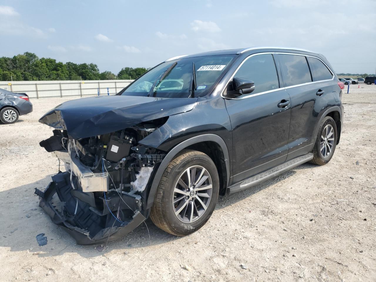 2019 TOYOTA HIGHLANDER SE