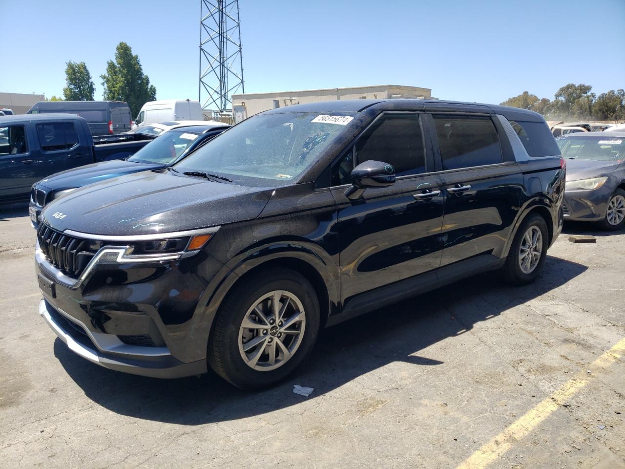 2023 KIA CARNIVAL LX