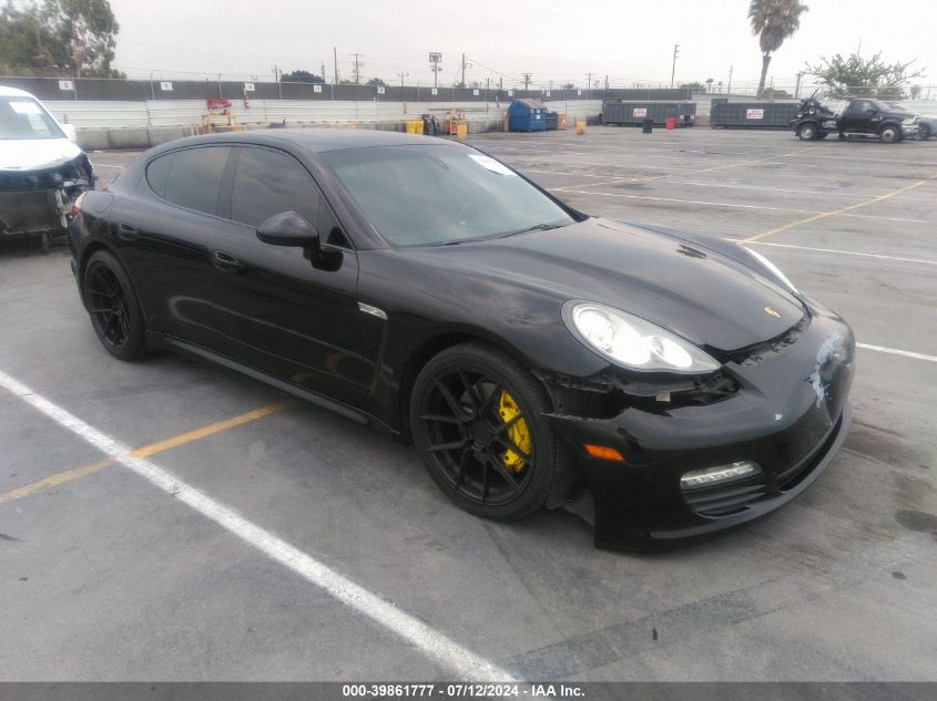 2013 PORSCHE PANAMERA 4