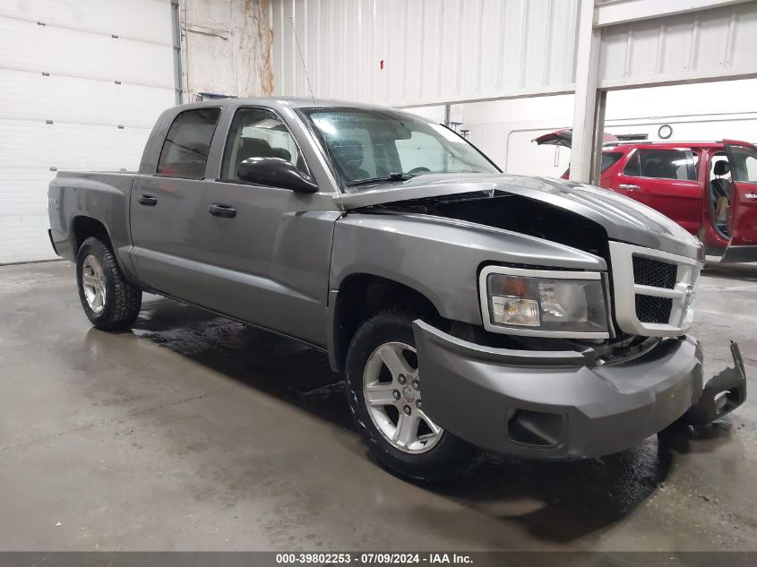 2011 DODGE DAKOTA SLT