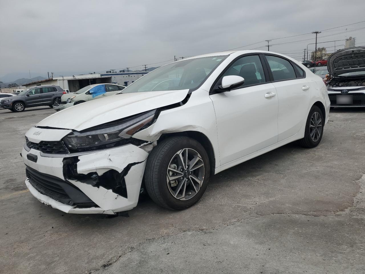 2023 KIA FORTE LX