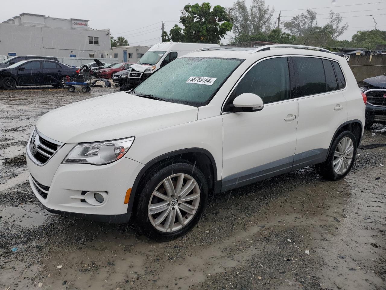 2011 VOLKSWAGEN TIGUAN S