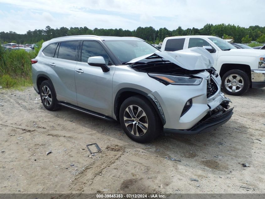 2021 TOYOTA HIGHLANDER XLE