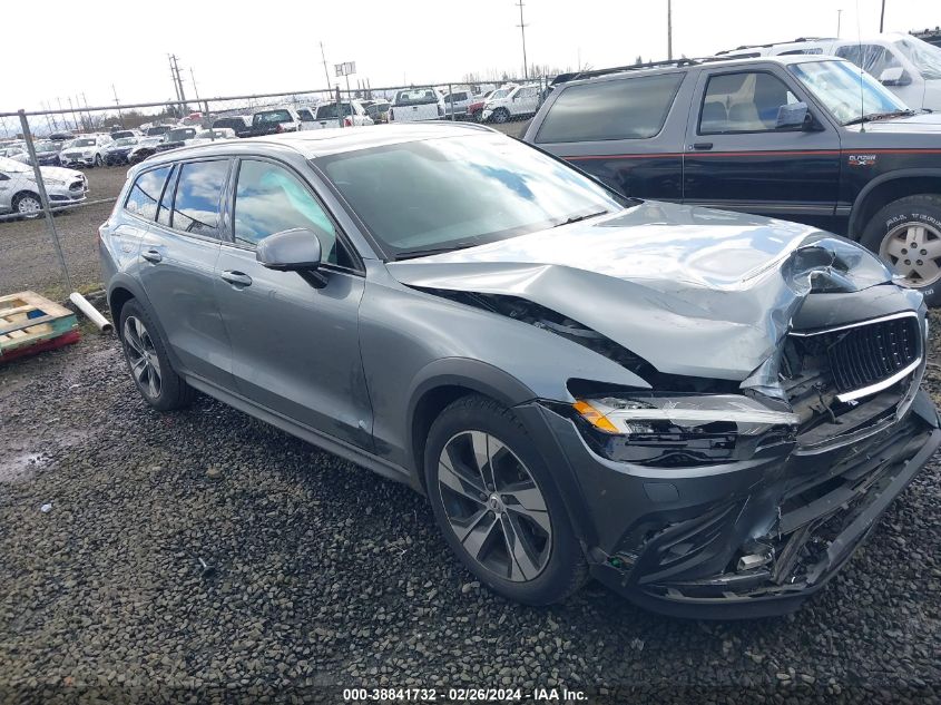 2020 VOLVO V60 CROSS COUNTRY T5