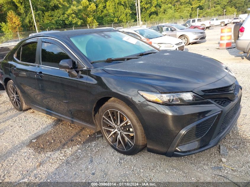 2022 TOYOTA CAMRY SE