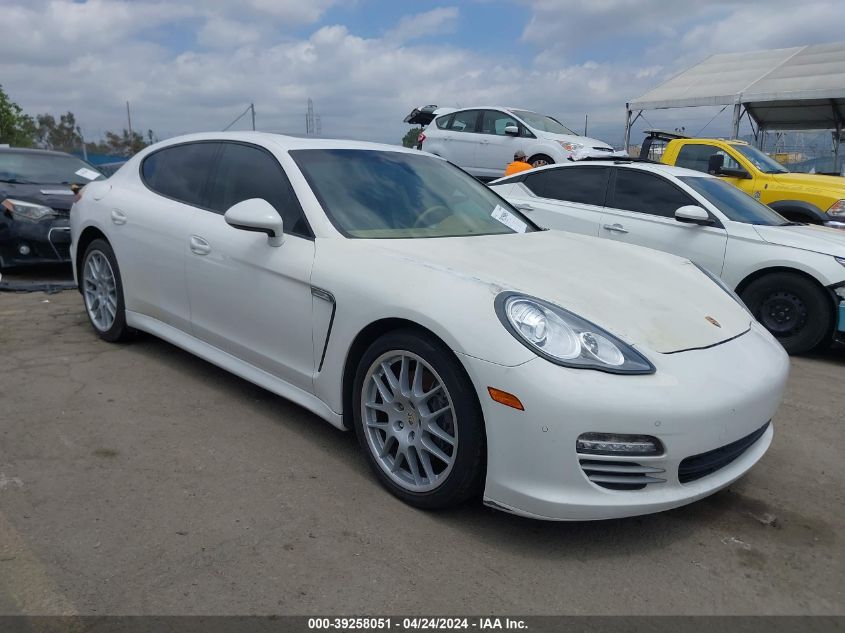 2011 PORSCHE PANAMERA 4