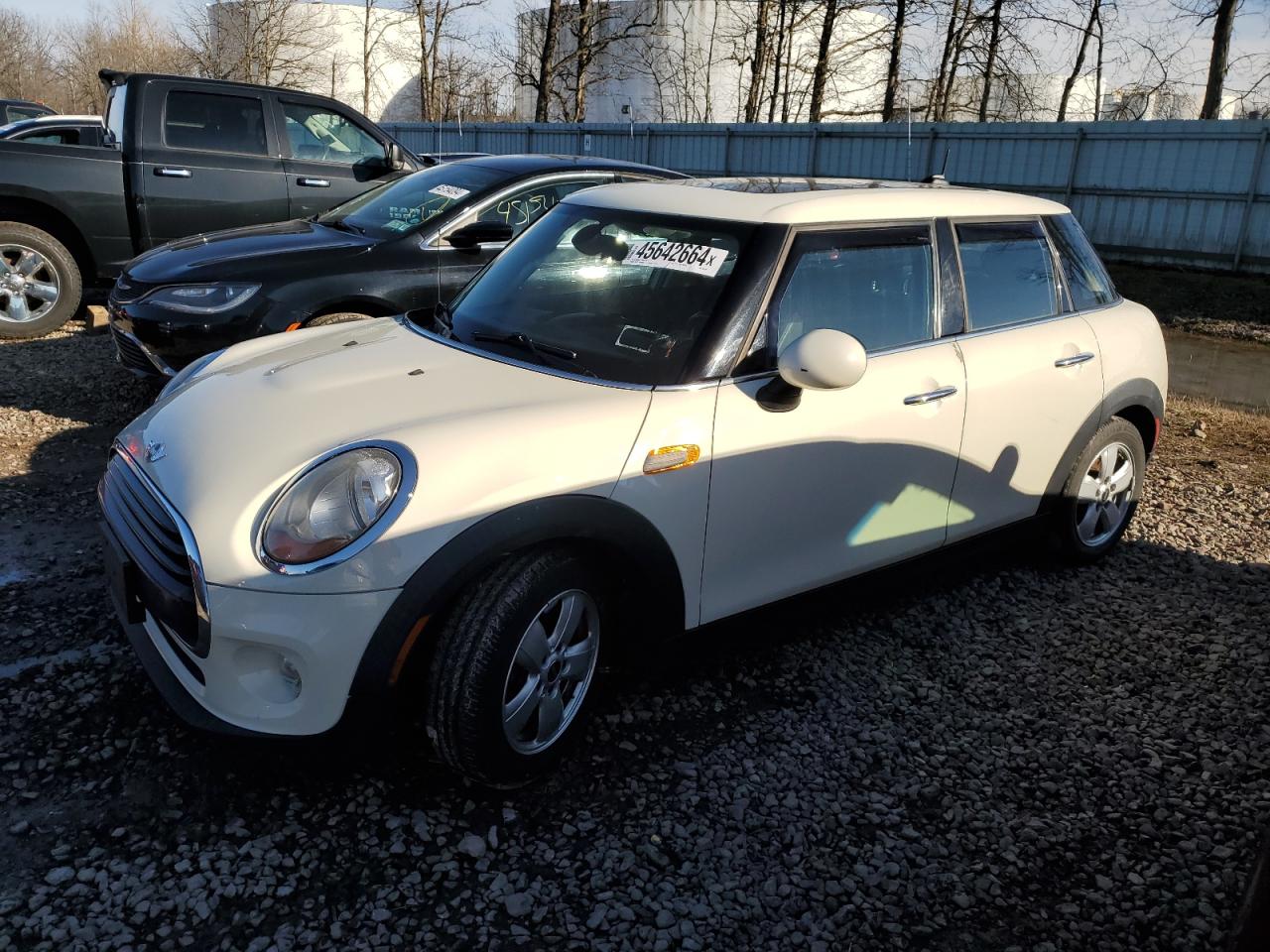 2016 MINI COOPER