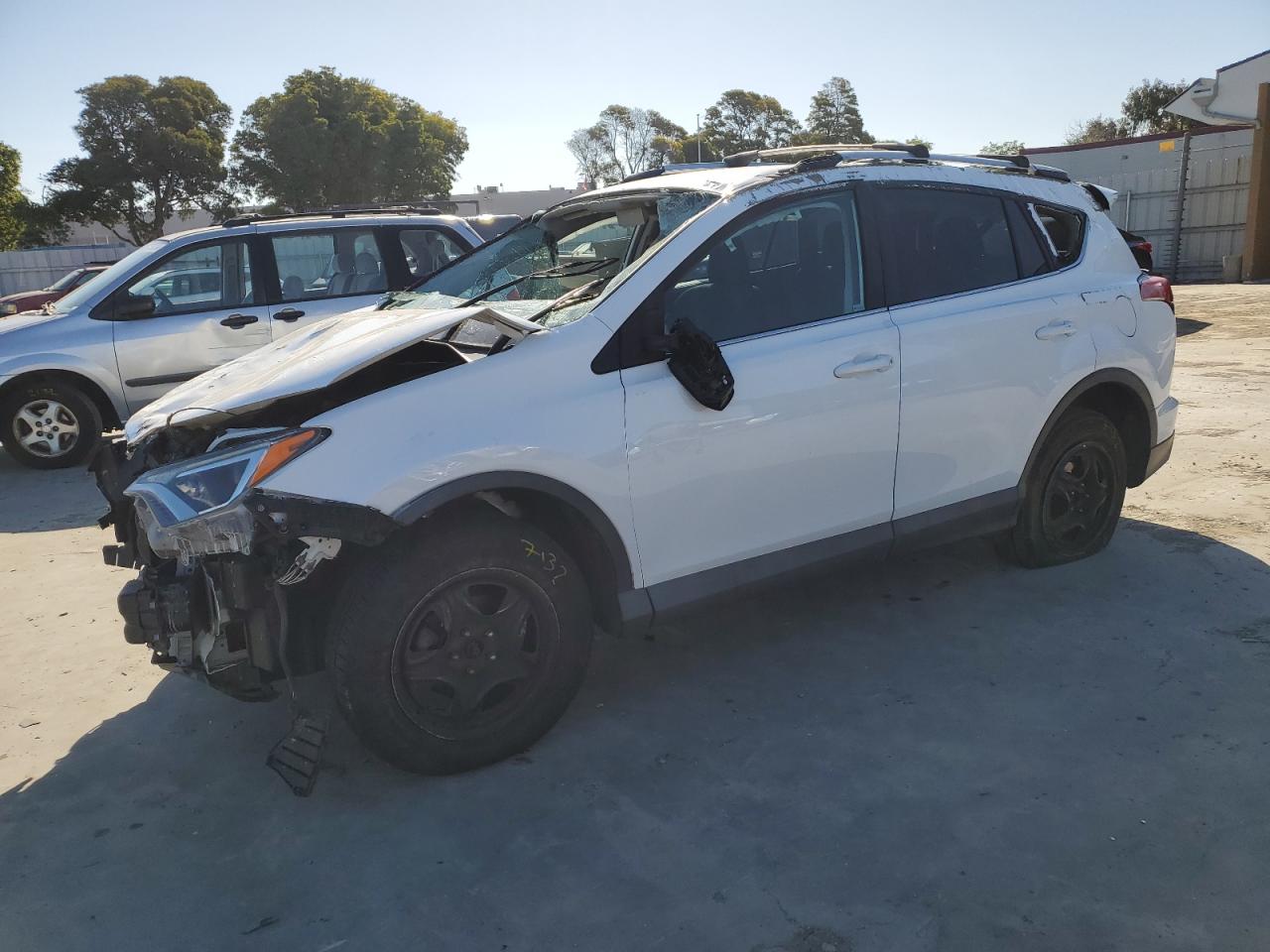 2016 TOYOTA RAV4 LE