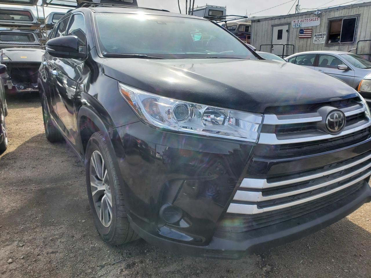 2019 TOYOTA HIGHLANDER LE