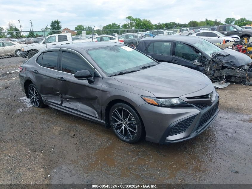 2022 TOYOTA CAMRY SE