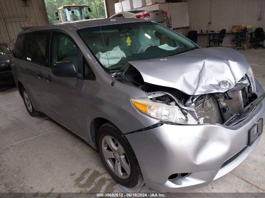 2011 TOYOTA SIENNA