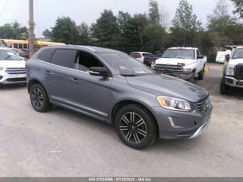 2017 VOLVO XC60 T5 DYNAMIC