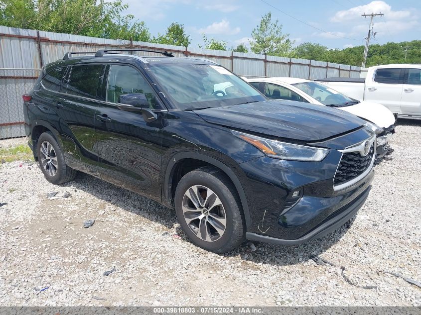 2021 TOYOTA HIGHLANDER XLE