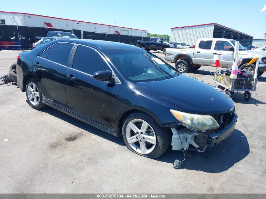 2014 TOYOTA CAMRY SE