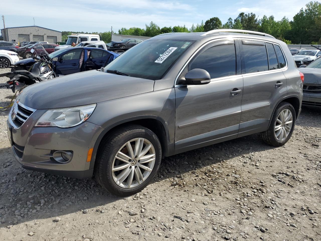 2011 VOLKSWAGEN TIGUAN S