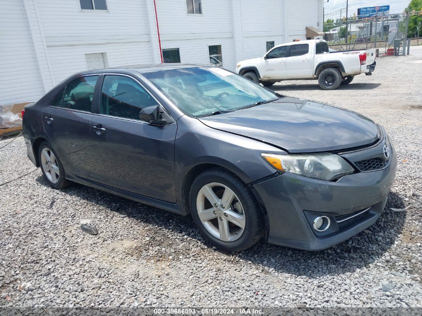 2014 TOYOTA CAMRY SE