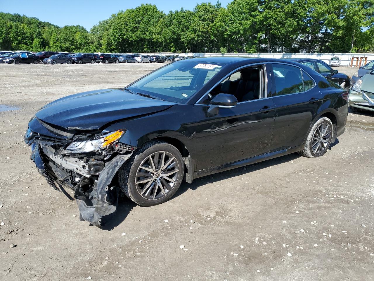 2022 TOYOTA CAMRY XLE