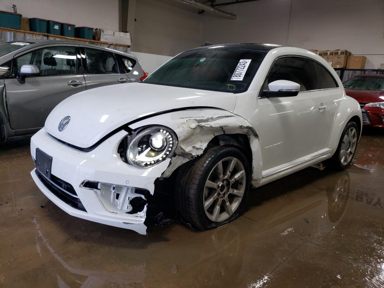 2019 VOLKSWAGEN BEETLE SE