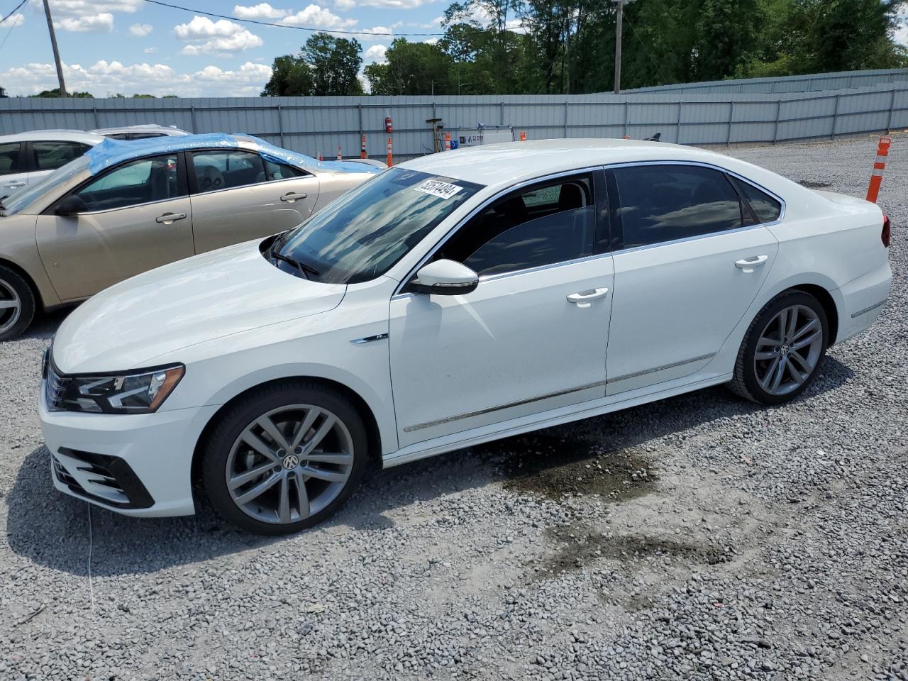 2017 VOLKSWAGEN PASSAT R-LINE