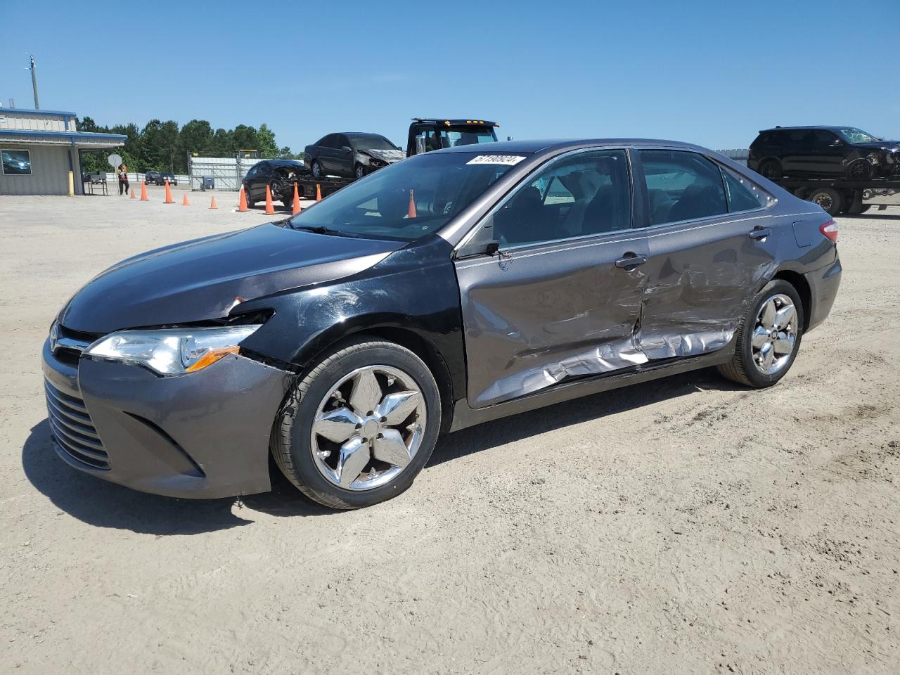 2017 TOYOTA CAMRY LE